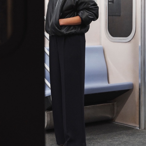 NWT The Effortless Pant™ Wider - Crepette, Black - Picture 6 of 7